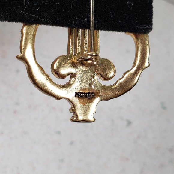 Monet Signed Vintage Ancient Harp Golden Brooch Pin Gold Tone and Rhinestones - Picture 3 of 11